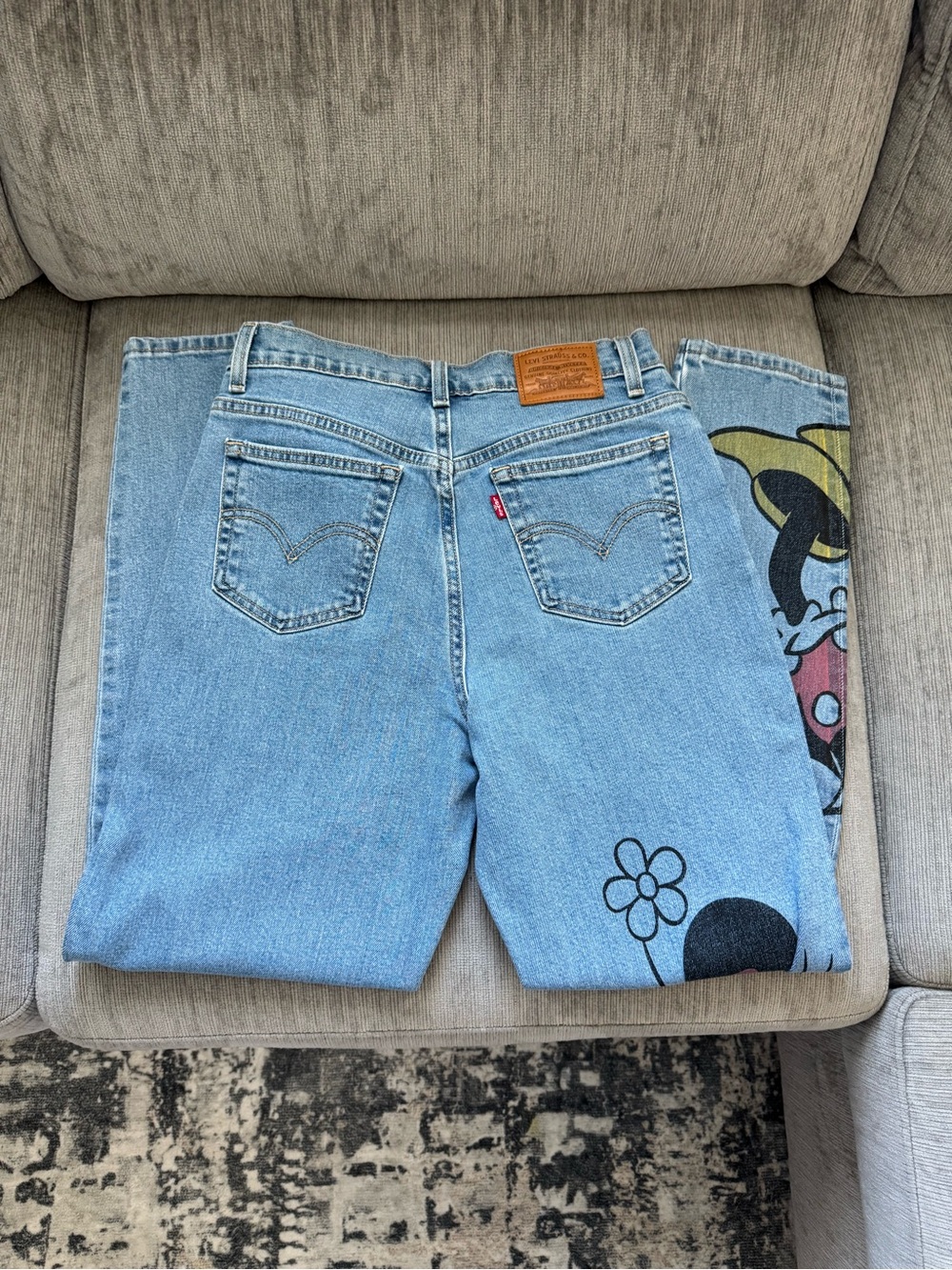 Levi's x Minnie Mouse Boyfriend Jeans - Picture 2 of 4